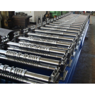 Arc panel roll forming machine